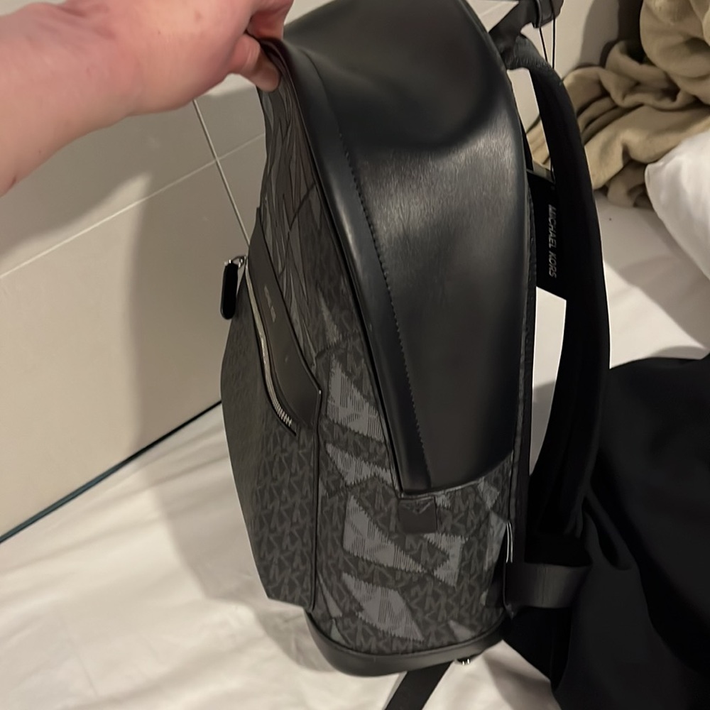 NWT rare limited edit. Michael Kors mens Cooper backpack with signature monogram - Picture 4 of 9